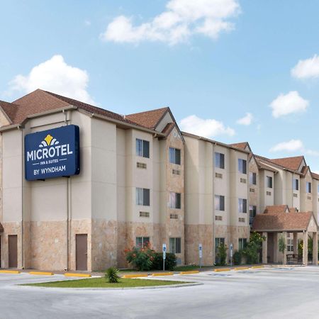 Microtel Inn And Suites Игъл Пас Екстериор снимка